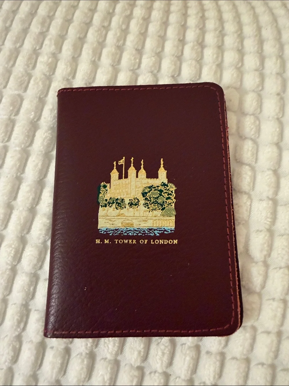 Tower of London leather credit card holder